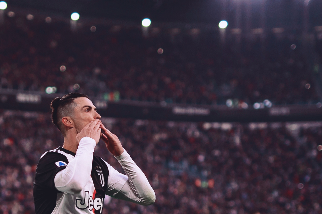 连续命中三 连续命中三