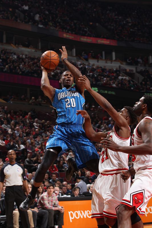 两位主持人 两位主持人