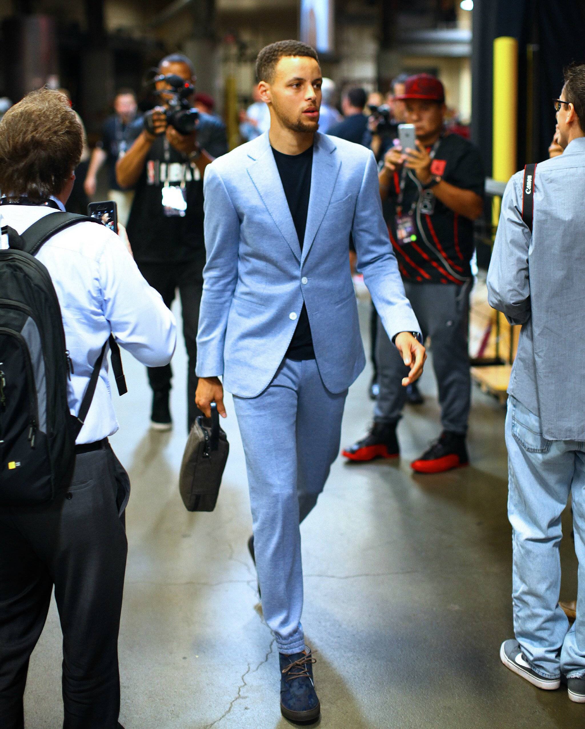 缺乏外露的 缺乏外露的