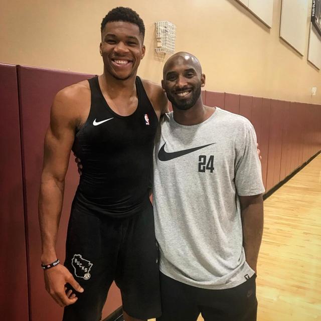 哈登借掩护 哈登借掩护